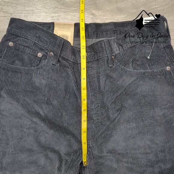 Levi's High Waisted Mom Jeans Corduroy Pants Size 31X30 - Picture 4 of 6